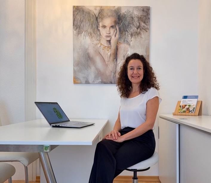 alt="Christina Kaiser, Heilpraktikerin und Apothekerin, Ganzheitliche Naturheilpraxis in Stuttgart"